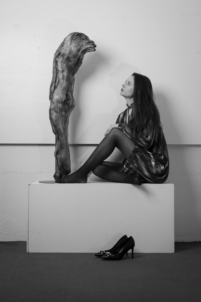 gergana faust 
sculpture bois coeur ouvert